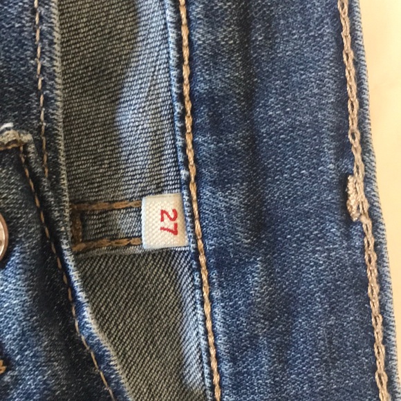 Levi  Distressed Shorts Size 27 - Picture 3 of 3